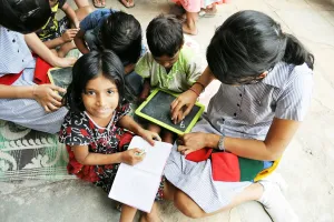 ऐसे में मुफ्त शिक्षा कैसे दे पाएंगे?
