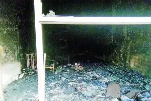 कारीगर ने दुकान में लगाई आग, काबू