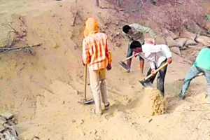 सिंचाई पानी के लिए तरसे किसान