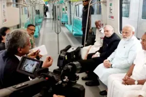 PM मोदी ने कोच्चि मेट्रो को दिखाई हरी झंडी