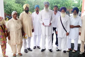 संधु कलां की पंचायत ने सौंपे इस्तीफे
