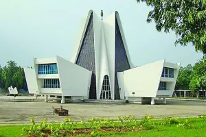 परीक्षा परिणाम के लिए कर्मचारियों पर दबाब