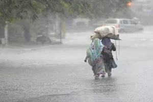 मानसून ने दी दस्तक, कहीं राहत तो कहीं आफत