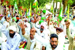कर्ज माफी की मांग, प्रदेशभर में सड़कों पर उतरे किसान
