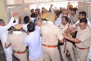 किसानों ने किया एसडीएम कार्यालय पर प्रदर्शन