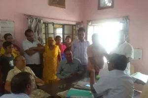 दूषित पेयजल सप्लाई से गुस्साएं मौहल्लावासी