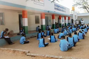 शासकीय विद्यालयों की व्यथा कथा