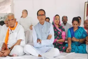 किसान आंदोलन: शिवराज ने तोड़ा उपवास