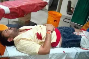 छात्र नेता पर चाकू से हमला