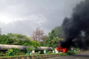 महाराष्ट्र में अब सरकार से जमीन वापस लेने के लिए आंदोलन, किसानों का हिंसक प्रदर्शन