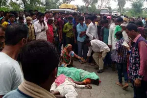 क्रूजर ने ऑटो को मारी टक्कर, महिला सहित चार लोगों की मौत