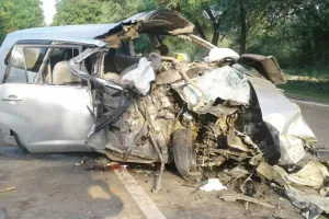 वाहन चालकों की जान के दुश्मन बने आवारा पशु