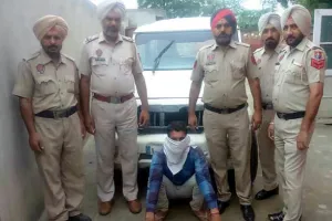 70 पेटी शराब सहित गाड़ी चालक काबू
