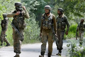 कश्मीर में एनकाउंटर: पुलवामा में 3 आतंकी ढेर