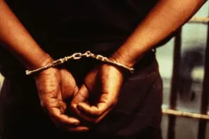 सोने की नकली ईंट देकर ठगे थे 5.36 लाख, अब रिमांड पर
