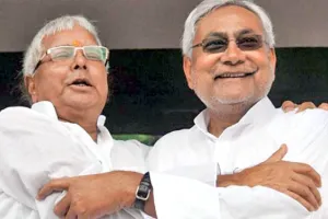 चौड़ी होती खाई