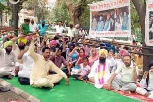 लाईनमैनों के संघर्ष में फिर डटे ‘आप’ विधायक