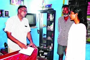 युवती को बंधक बनाकर नकदी व जेवरात लूटे