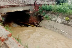 खिमाखेड़ी गांव में टूटी रामकली माईनर