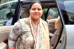 ब्लैक से व्हाइट का खेल, लालू की बेटी-दामाद से ED की  पूछताछ जारी