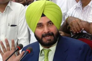 ‘सरकार चुनाव लटकाने की फिराक में’