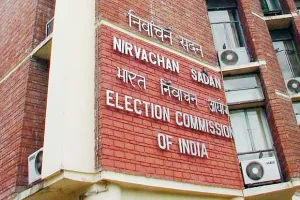 बहस के दायरे में निर्वाचन आयोग