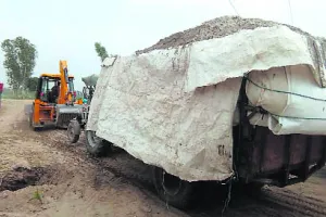 हादसों का कारण बन सकते हैं ओवरलोड ट्राले