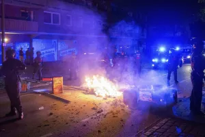 जी-20 के बाद भी पुलिस-प्रदर्शनकारियों के बीच झड़प