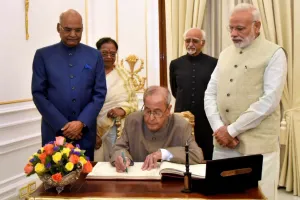 विदाई समारोह में बोले राष्ट्रपति प्रणव मुखर्जी- ‘मौद्रिक मामलों में अध्यादेश न लाएं’