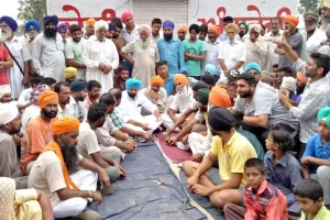 पंचायतों ने जड़ा शराब के ठेके को ताला