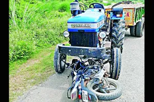 खनन माफियाओं ने पुलिसकर्मियों पर चढ़ाया ट्रैक्टर