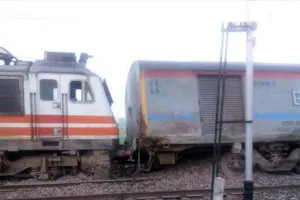 UP में 5 दिन में दूसरा रेल हादसा: कैफियत एक्सप्रेस डंपर से टकराई