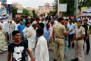 नवजात की मौत पर भड़के परिजन