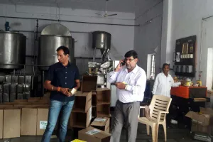 नकली घी की बड़ी फैक्ट्री का भांडा फोड़