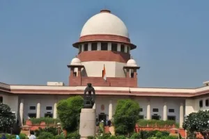तीन तलाक गैरकानूनी, सरकार बनाए कानून: SC