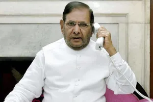 शरद ने अहमद पटेल को दी जीत की बधाई