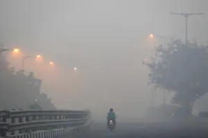 स्वच्छ पर्यावरण से दूर होता मानव समाज