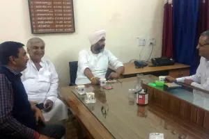 जनता नोटबंदी व जीएसटी से परेशान: बादल