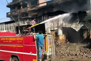 पेंट फैक्ट्री में आग, जिंदा जले तीन मजदूर