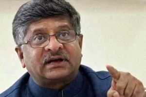 एससी एसटी मामले में पुनर्विचार याचिका दायर करेगी सरकार : प्रसाद