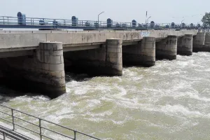 नहर में आने लगा साफ पानी पर टला नहीं खतरा