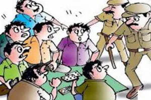 जुए के फड पर छापा, पुलिस गिरफ्त में 28 जुआडी