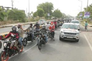 रक्त विकारों के प्रति सोच बदलने को लेकर निकाली रैली