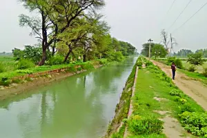 25 मीटर पाताल की ओर खिसका पानी