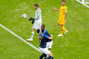 पोग्बो के गोल से फ्रांस ने आस्ट्रेलिया को 2-1 से हराया