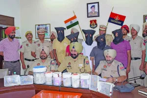 30 लाख की नगदी, सोना, चांदी व वाहन सहित 6 लुटेरे गिरफ्तार