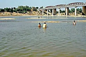 माही नदी में डूबी बच्ची को बचाने उतरीं मौसी व मां भी डूबीं, 2 घंटे बाद मिले तीनों के शव