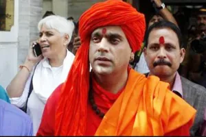 पूर्व मुख्यमंत्री से मिले स्वामी चक्रपाणी, गौ-गंगा की रक्षा, संरक्षण का किया आह्वान