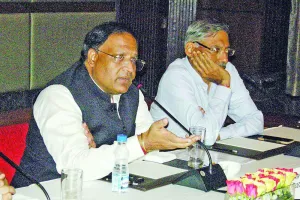 नई पॉलिसी बनाने के लिए उद्योग मंत्री ने संबंधित कंपनियों के प्रतिनिधियों से मांगे सुझाव