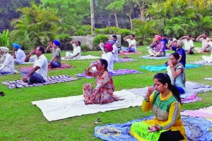 7 दिवसीय योगा कैंप दौरान योग आसनों संबंधी दी जानकारी